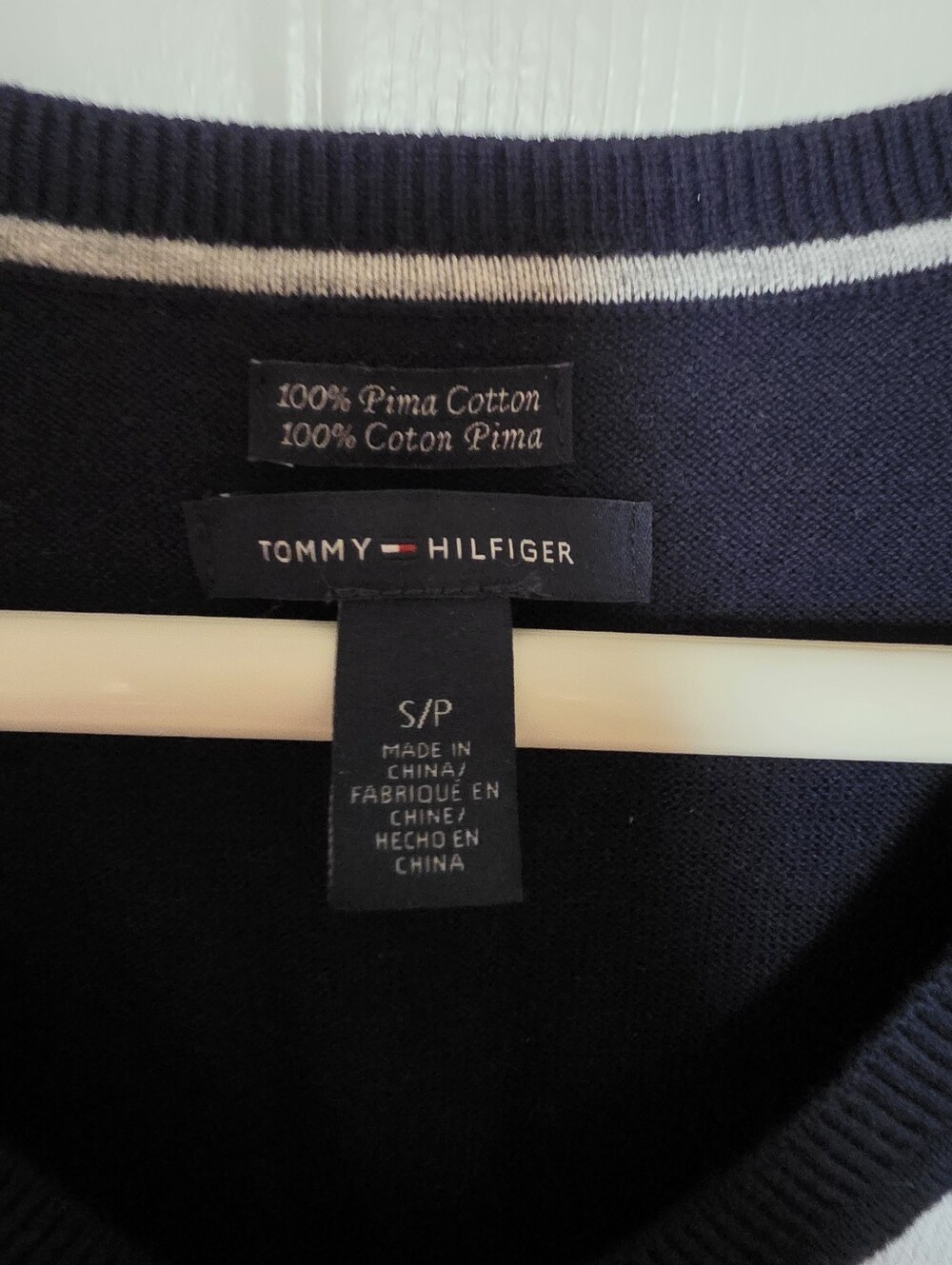 Tommy Hilfiger Blue V-Neck Argyle Pattern Sweater Small - Picture 5 of 9